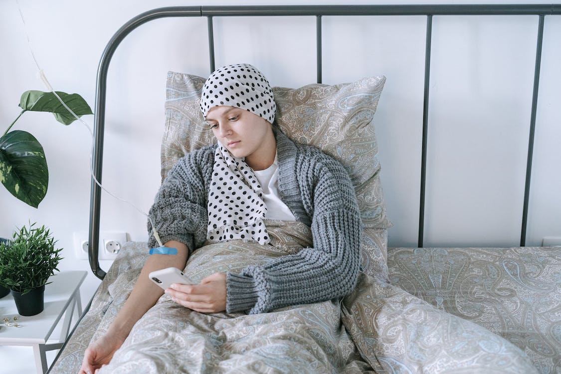 A Cancer Patient’s Essential Guide to Navigating the Risks of Chemotherapy