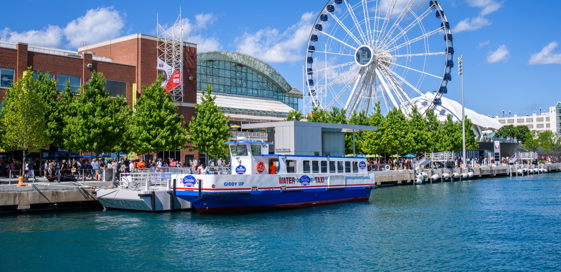 Chicago’s Top Attractions, Delicious Cuisines, and Lakeside Adventures